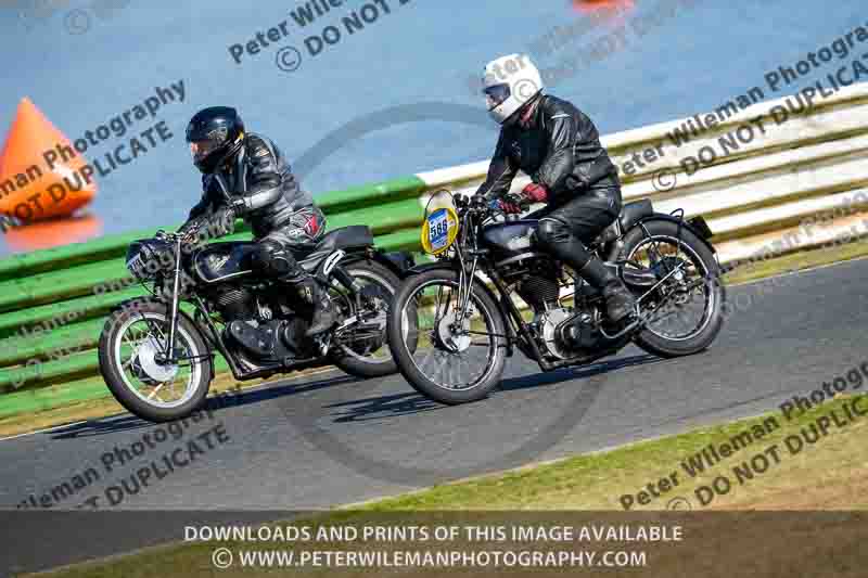 Vintage motorcycle club;eventdigitalimages;mallory park;mallory park trackday photographs;no limits trackdays;peter wileman photography;trackday digital images;trackday photos;vmcc festival 1000 bikes photographs